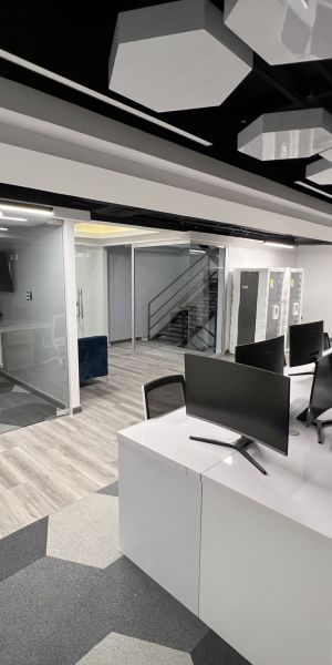 Diseño y construcción de interiores empresa de tecnología